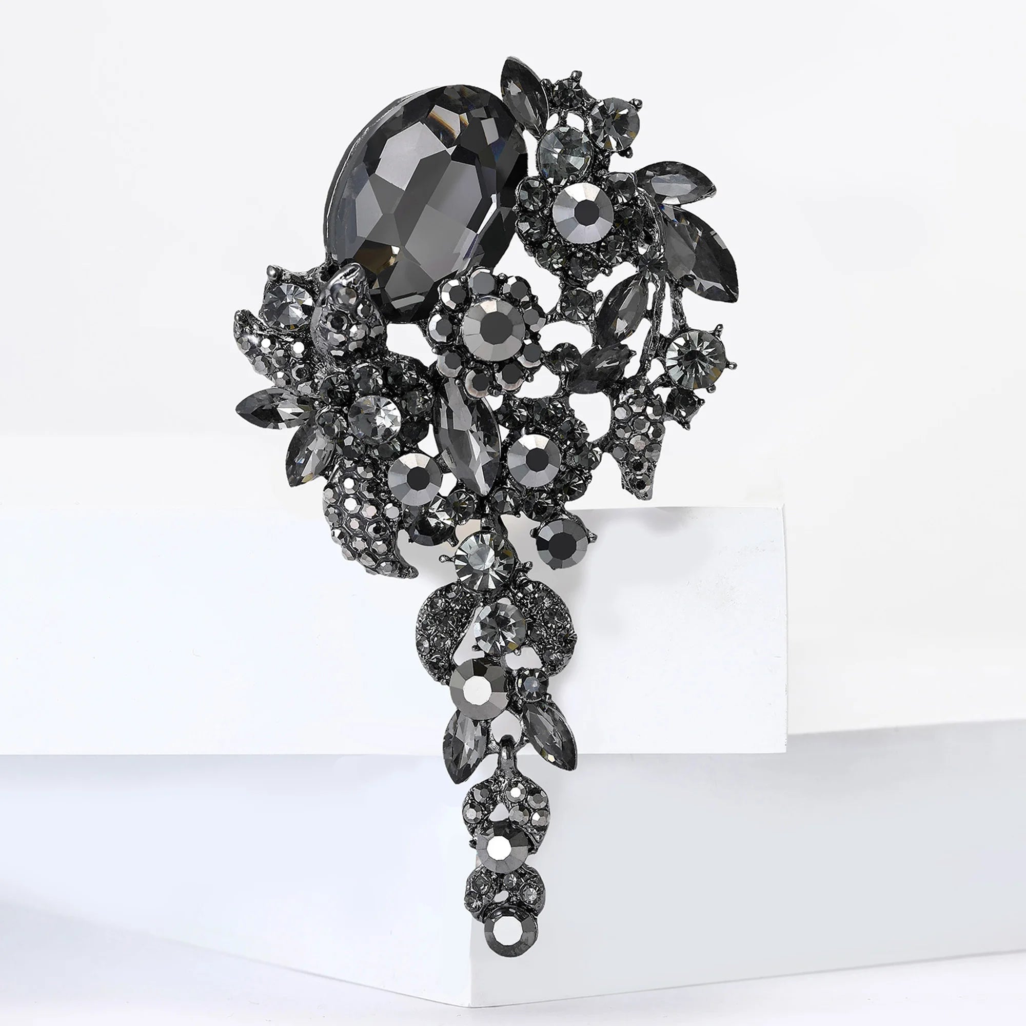 Luxury Rhinestone Bouquet Brooches for Women Unisex Plant Pins Necklace Banquet Party Backpack Gifts Jewelry Accessories