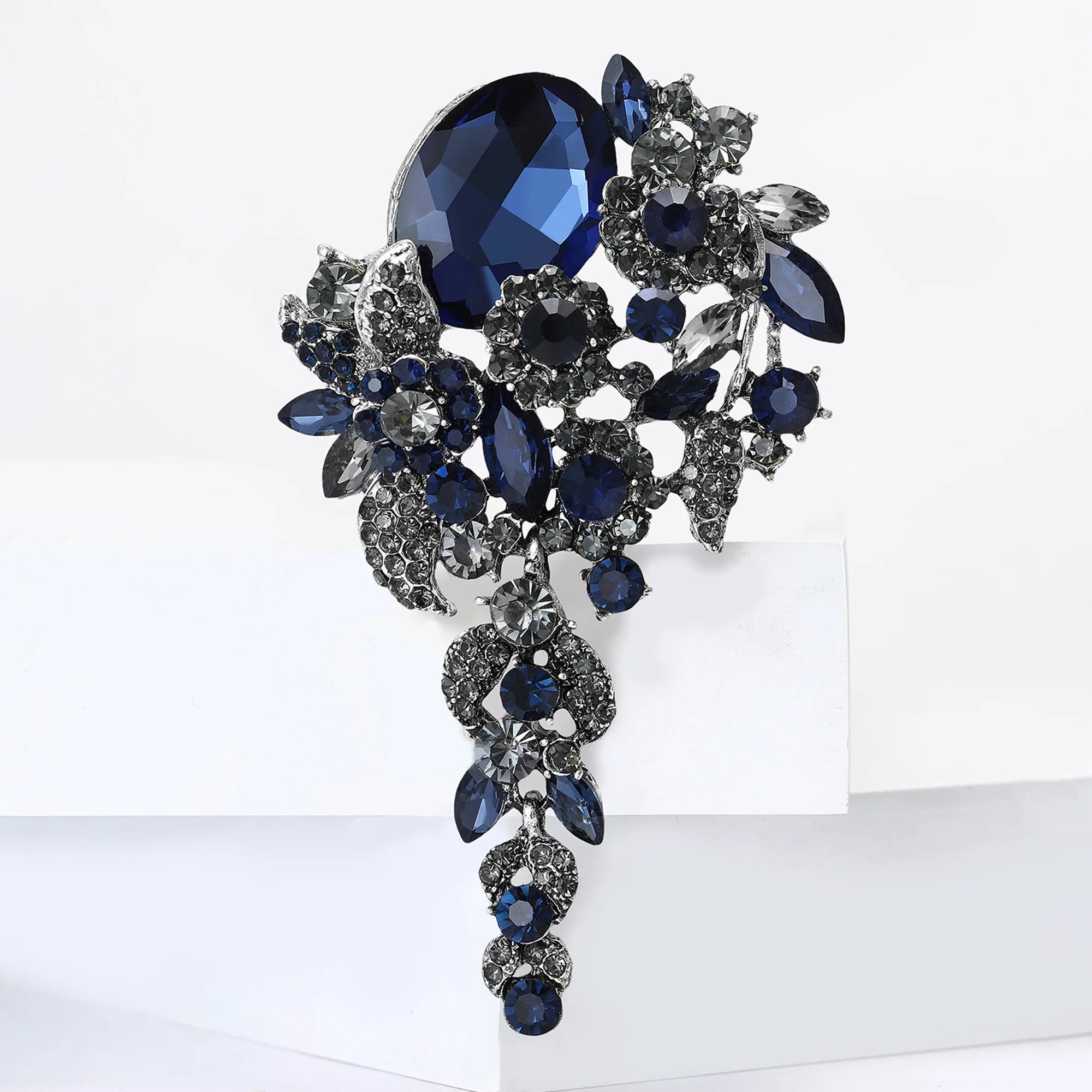 Luxury Rhinestone Bouquet Brooches for Women Unisex Plant Pins Necklace Banquet Party Backpack Gifts Jewelry Accessories