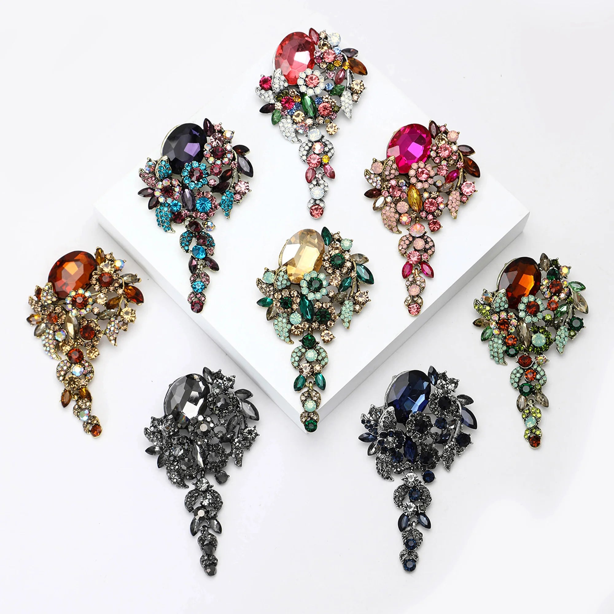 Luxury Rhinestone Bouquet Brooches for Women Unisex Plant Pins Necklace Banquet Party Backpack Gifts Jewelry Accessories