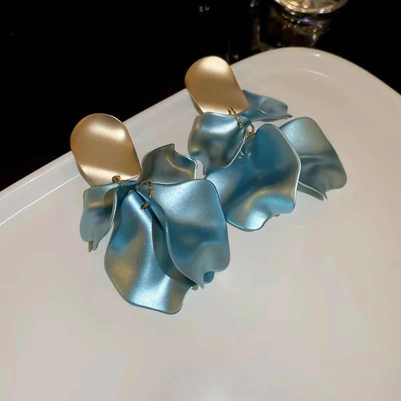 Solid Color Twisted Smooth Rose Flower Petal Dangle Earrings for Women Vintage Fashion Elegant Large Piece Exaggerated Jewelry
