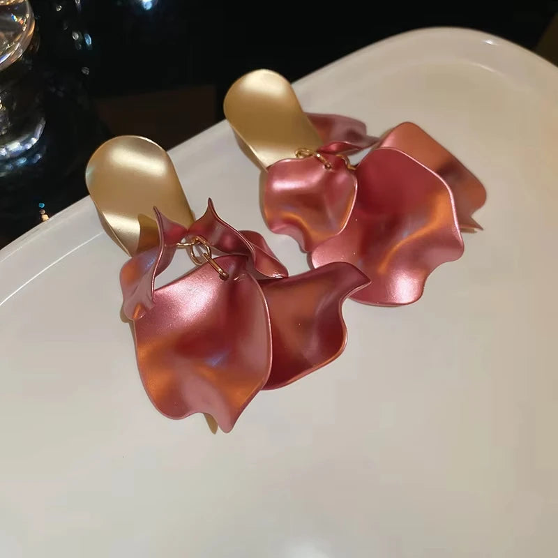 Solid Color Twisted Smooth Rose Flower Petal Dangle Earrings for Women Vintage Fashion Elegant Large Piece Exaggerated Jewelry